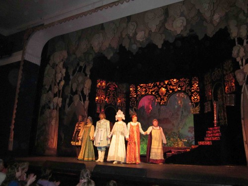 Applaus für die älteste Produktion de Theaters „Das scharlachrote Blümchen“
